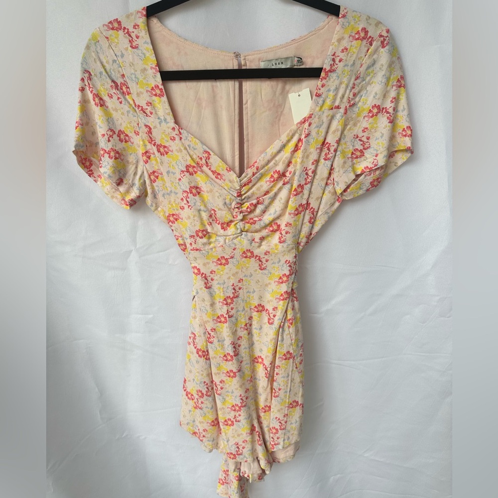 Lush - Light Peachy Pink Floral Romper With Multicolor Flowers Size: S